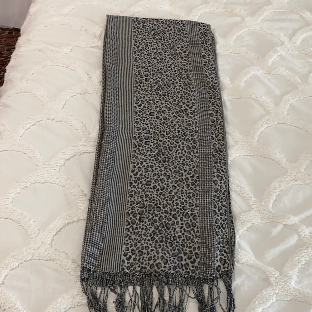 Cheetah print women’s scarf